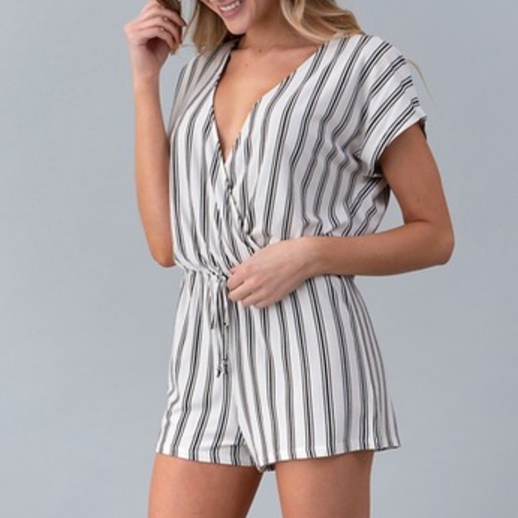~NEW~ Vertical Stripe Romper - Picture 2 of 3